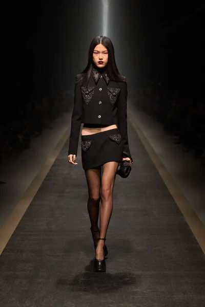 Look 18
